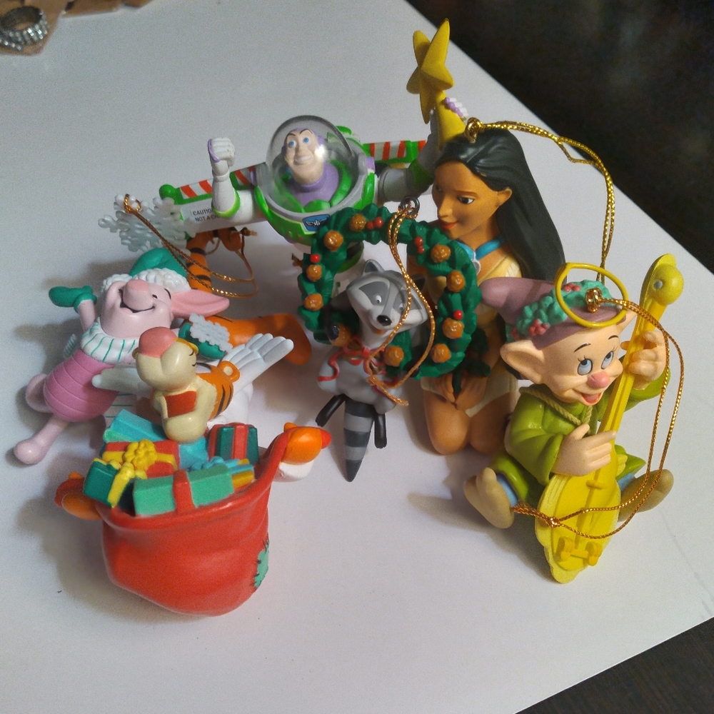 DISNEY COLLECTABLE CHRISTMAS ORNAMENTS